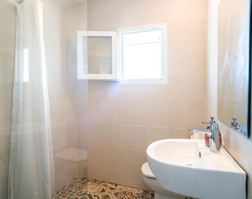 20 Min From Bcn- Charming House W/ Pool & Bbq Area Βίλα Cervelló Εξωτερικό φωτογραφία
